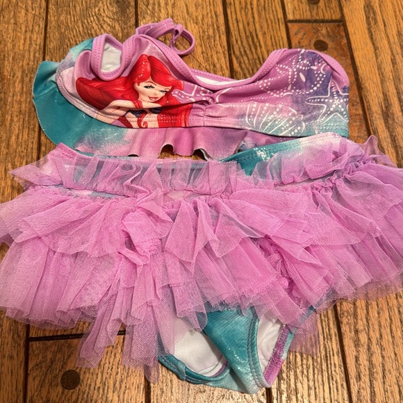 Girls’s swimsuit lot size 5-6 - Picture 3 of 6